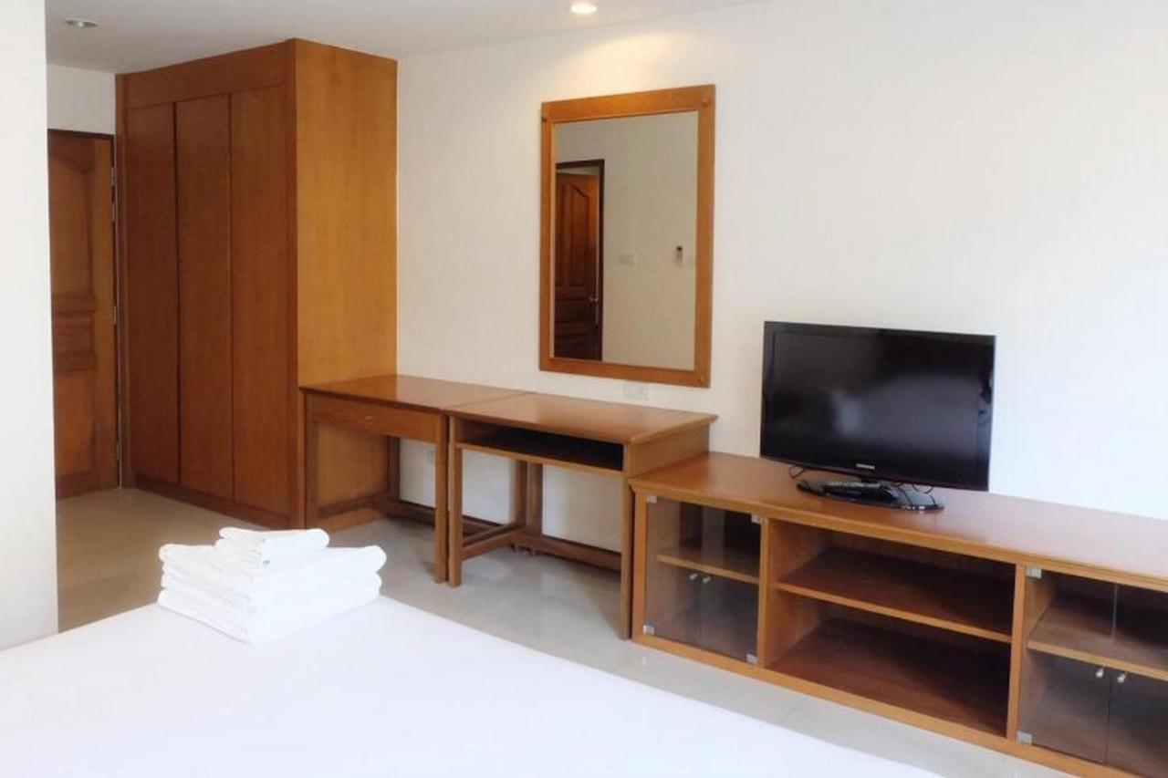 Oyo 1097 Thep Apartment Pattaya Buitenkant foto